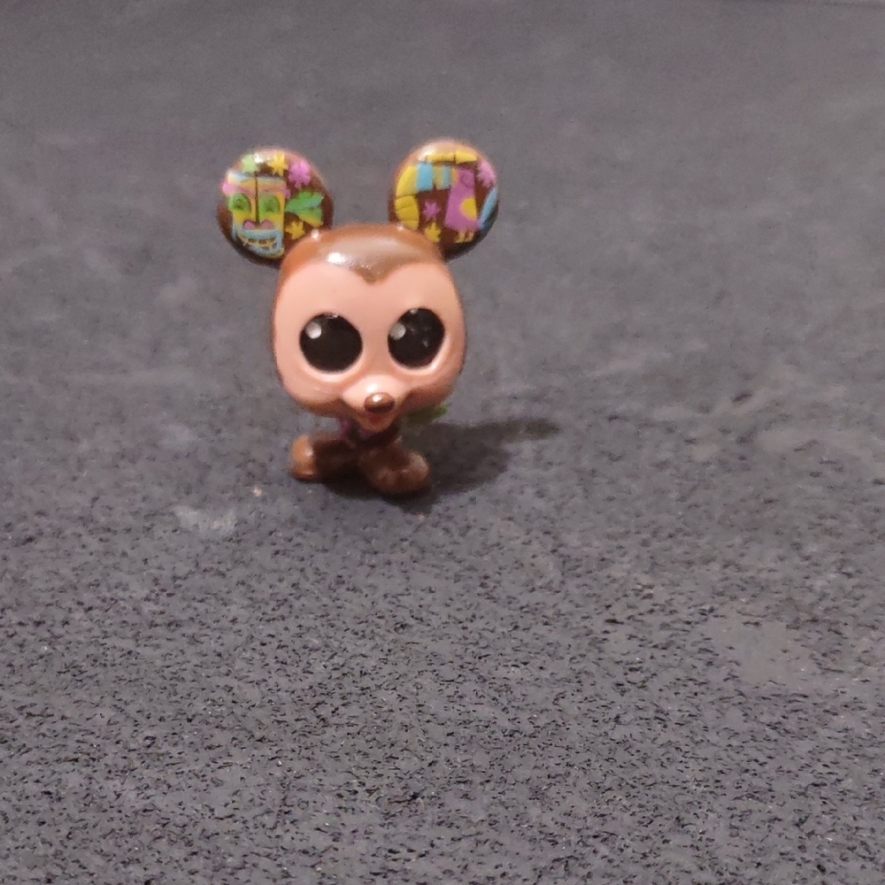 USED DISNEY MICKEY MOUSE DOORABLES (TIKI) 1 INCH HAS MARKS SEE PICTURES